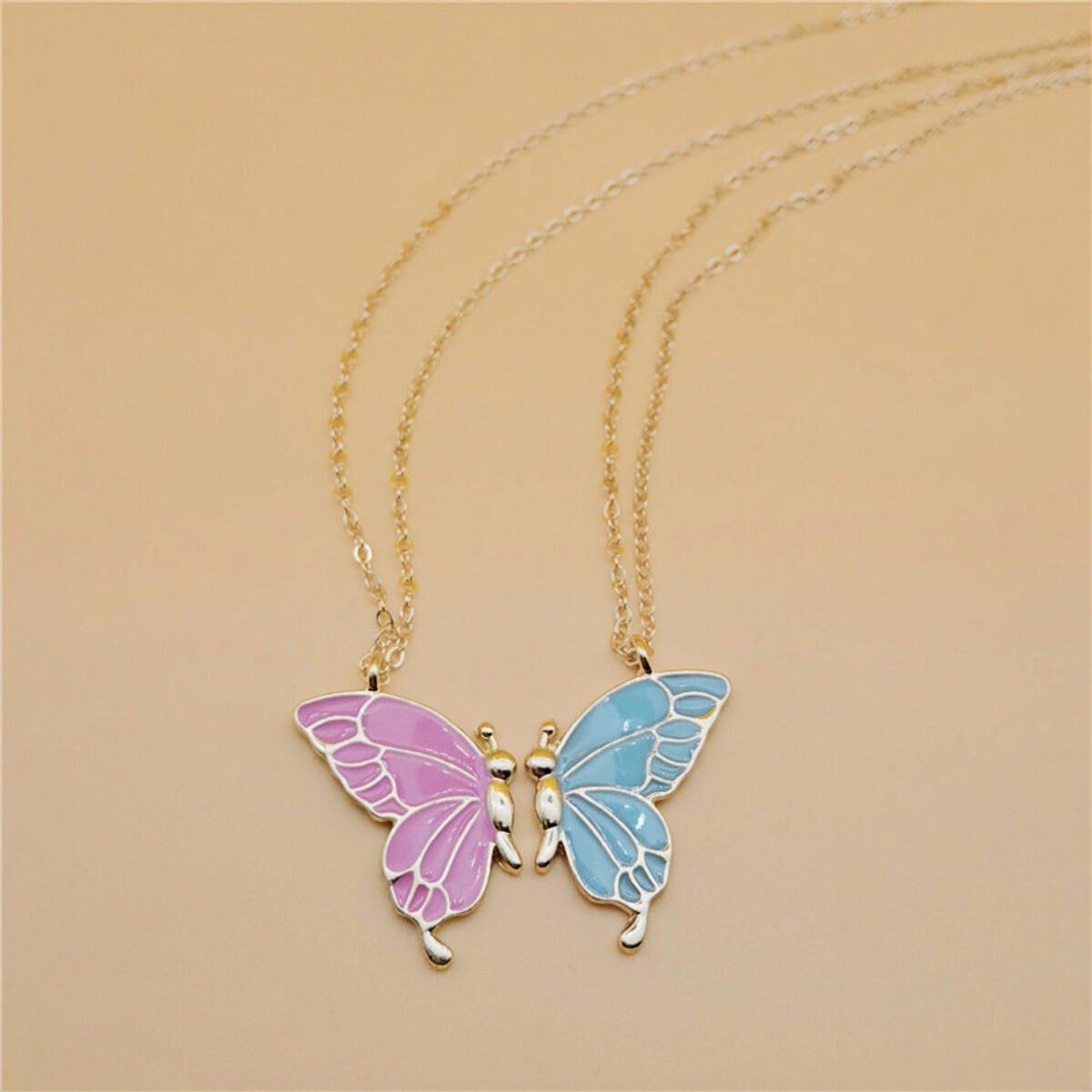 Butterfly Two-piece Matching Necklaces for Best Friends 4 Butterfly Two-piece Matching Necklaces for Best Friends