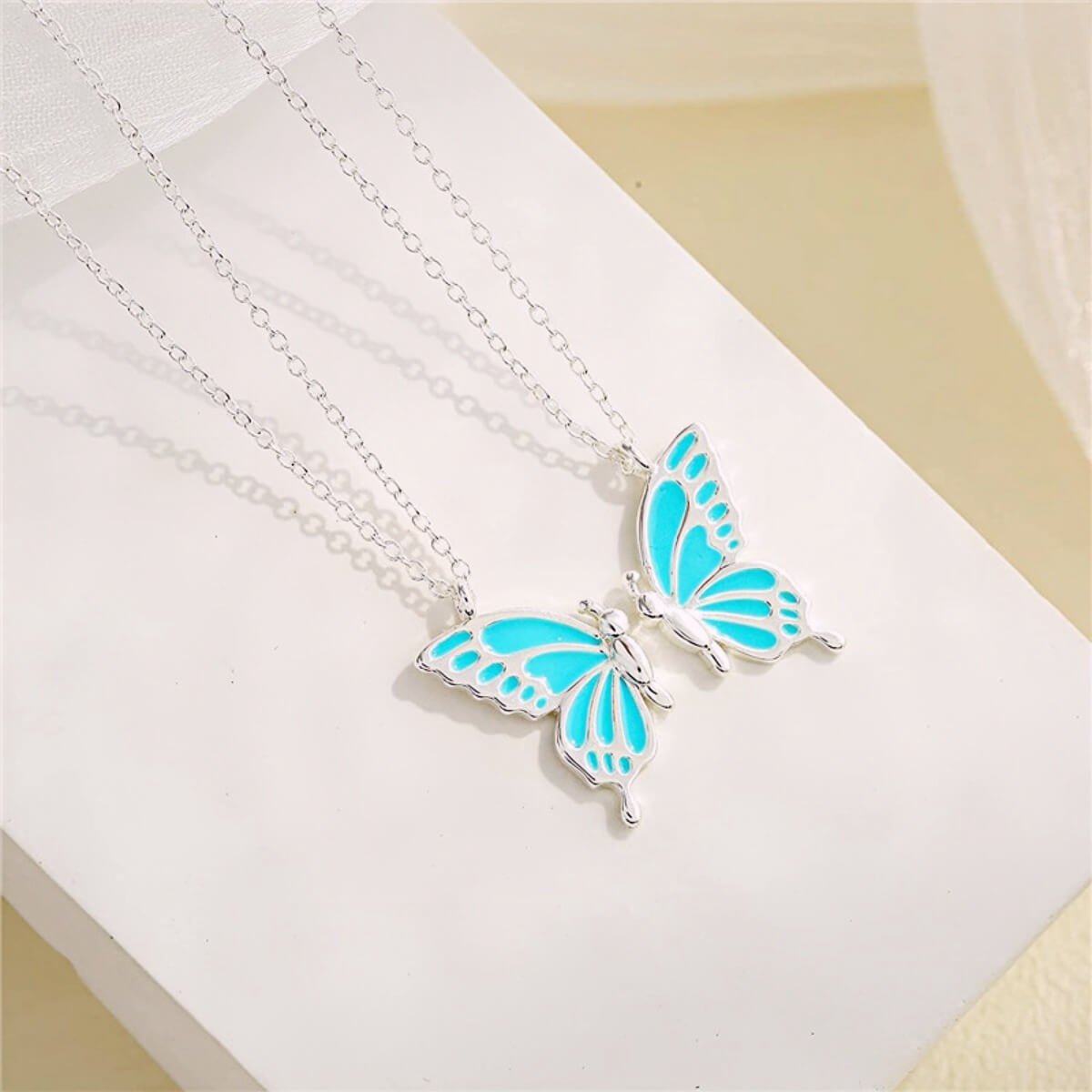 Butterfly Two-piece Matching Necklaces for Best Friends 3 Butterfly Two-piece Matching Necklaces for Best Friends